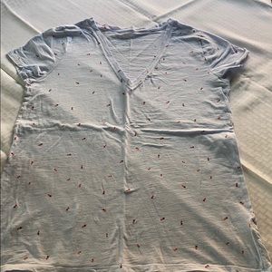 Gently worn v neck T-shirt, size L
